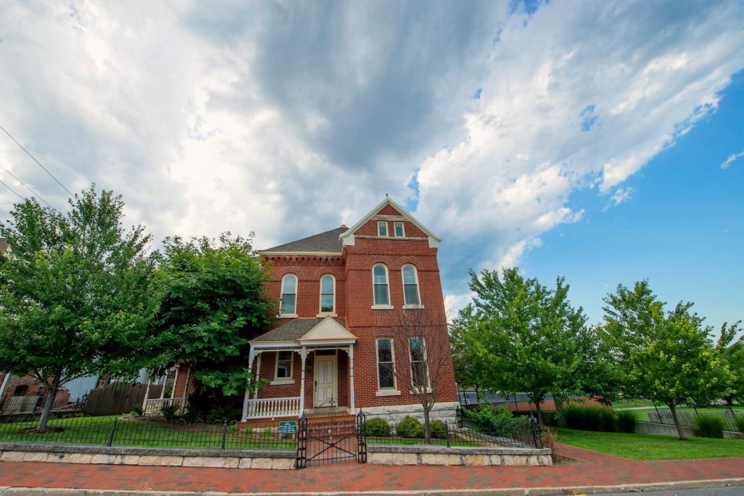 The Coolest Airbnb in Every State: Missouri Historic Jail Airbnb